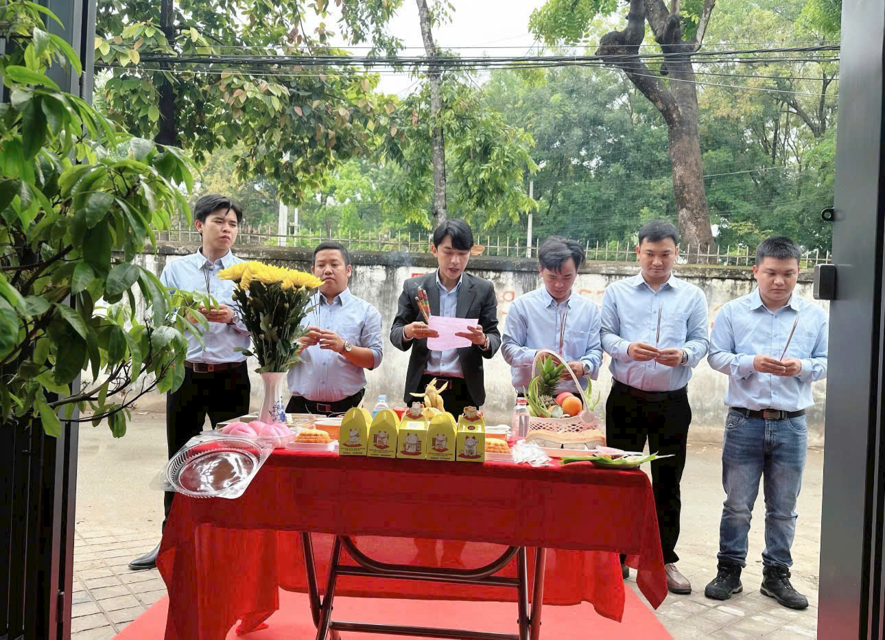 TDC GROUP TỔ CHỨC LỄ KHAI XUÂN – KHỞI ĐẦU NĂM MỚI 2026 (NGÀY 10/01 ÂM LỊCH) 3 TDC GROUP TỔ CHỨC LỄ TÂN NIÊN XUÂN – KHỞI ĐẦU NĂM MỚI 2026 (NGÀY 10/01 ÂM LỊCH)